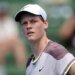 Перша ракетка світу Яннік Сіннер сенсаційно вилетів з Roland Garros