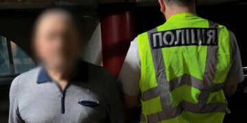 У Києві чоловік вистрілив із рушниці та випадково поранив перехожу