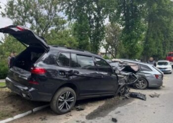 Смертельные игры мажоров: на Киевщине школьники на BMW и Skoda разбились в ДТП. ФОТО