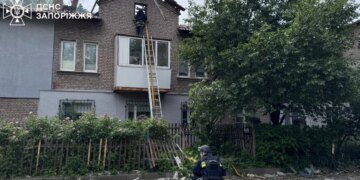 Российский дрон нанес удар по Запорожью: один погибший, среди раненых – ребенок. ВИДЕО