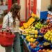 Банани замість яблук: чому екзотика стала головною у кошику українців