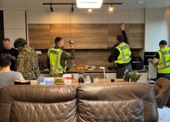 Фіктивні волонтери: у Києві розкрили міграційну схему