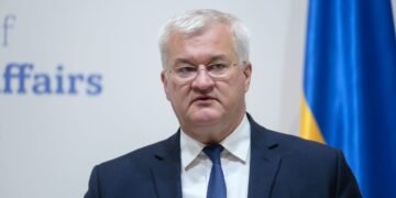 Сибига впервые встретился с новой главой МИД Венгрии: о чем говорили