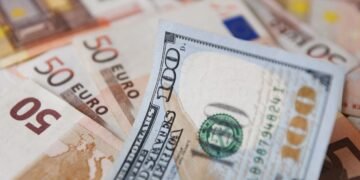 Долар дешевшає, євро росте: “свіжий” курс валют на 26 травня