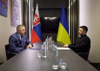 “Заинтересованы в налаживании отношений”: Зеленский и Фицо анонсировали встречу