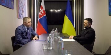 “Заинтересованы в налаживании отношений”: Зеленский и Фицо анонсировали встречу