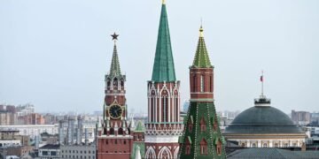 Заработала на кризисе союзника: как война в Иране помогла РФ впервые за год “подлатать” бюджет