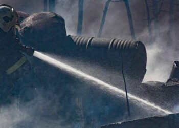 Масштабне займання під Києвом: могли горіти небезпечні матеріали