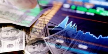 Новий стрибок долара: які цінники виставили банки та де 19 травня вигідно купувати валюту