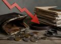 Украинцам могут урезать пенсию на 20%: в ПФУ назвали причину