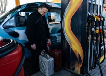 Запасів дизеля в Україні є більш ніж на місяць, бензину – майже на два, – директор “А-95”
