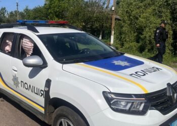 На Черниговщине дрон РФ атаковал авто патрульных: ранены трое полицейских