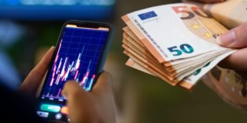 Долар тримає позиції, євро падає у ціні: курс на 20 травня та яка найвигідніша альтернатива валюті