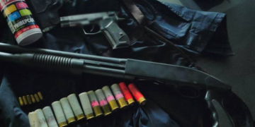 Смертельна загроза на паркінгу: в Києві затримали чоловіка зі зброєю, – ФОТО