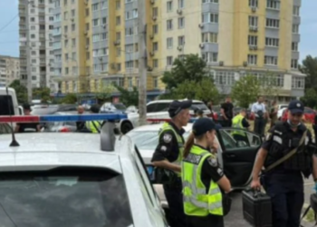 Небезпека за дверима квартири: в багатоповерхівці Києва пролунали крики