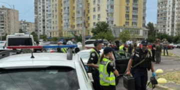 Небезпека за дверима квартири: в багатоповерхівці Києва пролунали крики