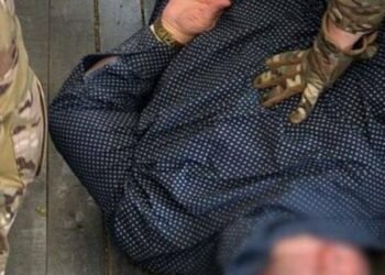 Затримання у Києві: трійця пропонувала незаконний виїзд за кордон за великі гроші