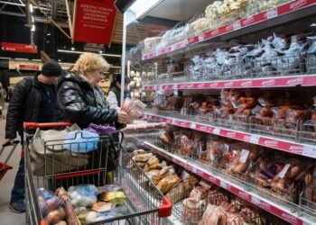 Вместо свалки – людям: что такое фудбанкинг и как это может работать в магазинах Украины
