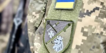 Во Львове толпа напала на авто ТЦК и отбила мужчину (видео)