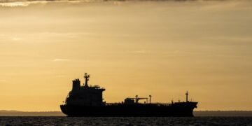 Росія розширює “тіньовий флот” для експорту зрідженого газу, – Bloomberg