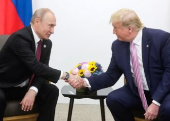 США продлили исключение из санкций на российскую нефть