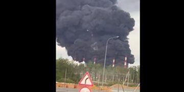 Зеленский прокомментировал “дальнобойные санкции” в Московской области: Россия должна закончить войну