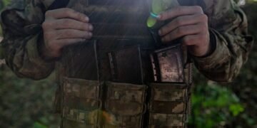 Проданы или на складе? Что не так с громким заявлением ВСК по “бронежилетам Миндича”