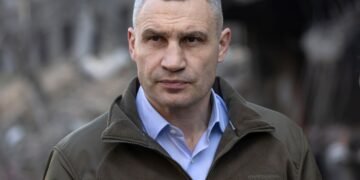 Кличко прокомментировал атаку на Киев и пообещал помощь пострадавшим