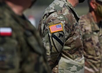 Польша предложила США разместить дополнительные войска у границ РФ
