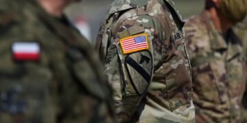 Польша предложила США разместить дополнительные войска у границ РФ