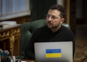 Без Ермака, но со “старой гвардией”: с кем теперь советуется Зеленский