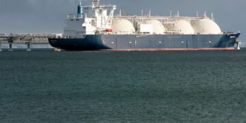 Россия хочет продавать газ Азии вместо Европы, но это может ей дорого стоить, – Reuters