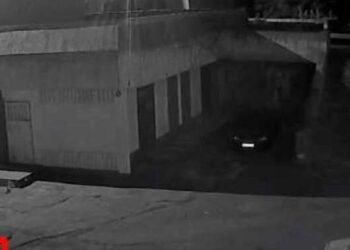 Вибухівка біля інституту в Києві: чоловіки намагалися втекти до кордону