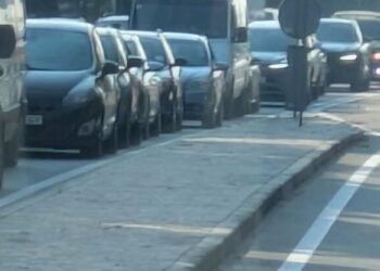 Київ стоїть у заторах: рух на під’їзді до столиці майже зупинено