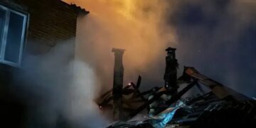 В Сумах БПЛА врезался в жилой многоэтажный дом