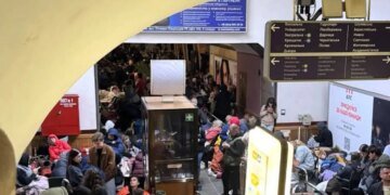 Під час атаки росії на Україну 2 червня киянам бракувало місця у метро для прихистку – Зеленська