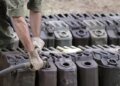 Грабеж под дулом автомата: российские солдаты мародерят на АЗС  на ВОТ