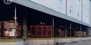 "Нова пошта" зупинила роботу сортувального депо в Києві після вибуху