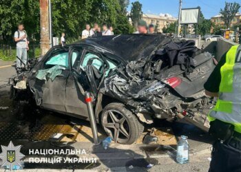 Водія Mercedes, який влетів у підземний перехід, госпіталізували – ексклюзивні подробиці моторошної ДТП у Києві