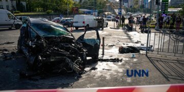 Mercedes влетів у підземний перехід у Києві: усі деталі та ексклюзивний фоторепортаж з місця смертоносної ДТП