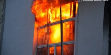 Ночной террор Запорожья: из-за ударов оккупантов вспыхнул пожар и пропал свет