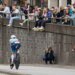 На велоетапі Ironman у Гамбурзі десятки спортсменів масово пробили шини через металеві уламки