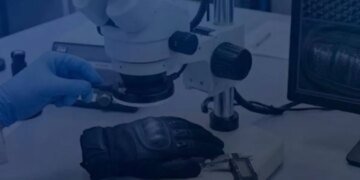 Купил для армии резиновые перчатки вместо тактических: чиновника Минобороны передали в суд