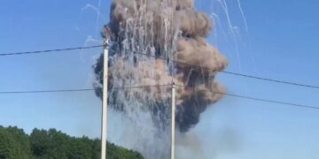 Взрыв арсенала под Белгородом: село засыпало минами, объявлена срочная эвакуация. ВИДЕО