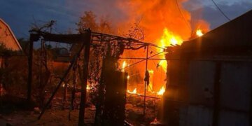 Утром россияне обстреляли жилой квартал Запорожья: что известно