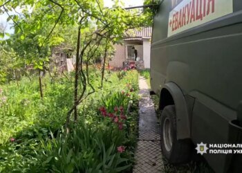 Волонтеры эвакуировали пожилую супружескую пару из прифронтовой части Кушугума в Запорожской области. ВИДЕО