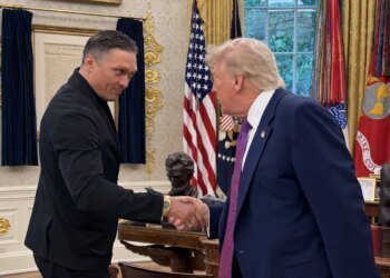 Олександр Усик зустрівся з Трампом в Овальному кабінеті Білого дому