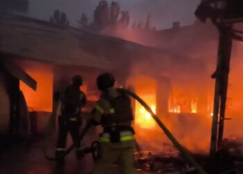 Наслідки атаки на Київ: горять МАФи на Шулявці, під ударом кіностудія імені Довженка