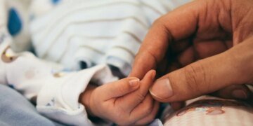 У ніч масштабної атаки на столицю у Перинатальному центрі народилося четверо малюків