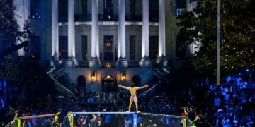 Трамп відзначив 80-річчя угодою з Іраном та боями у клітці біля Білого дому
